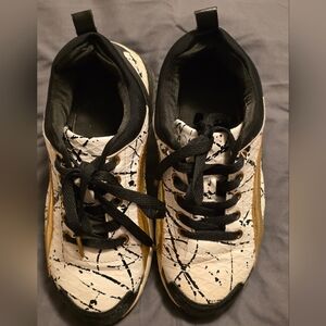 Source Unknown White and Black Splatter Kids Sneakers with Gold Accents